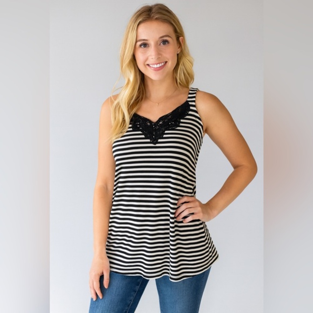 White House Black Market Medium
Striped Tank Top Cami Lace Ruched
Sides